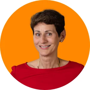 Runder organger Kreis mit Martina Ernst